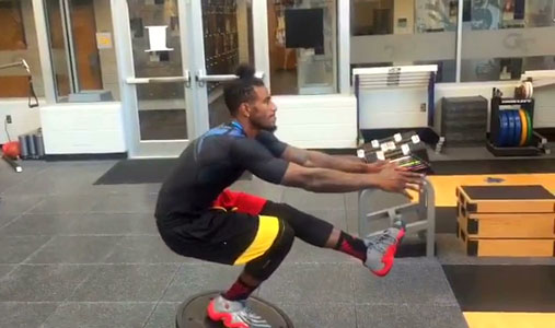 Iman-Shumpert-doing-single-leg-squats