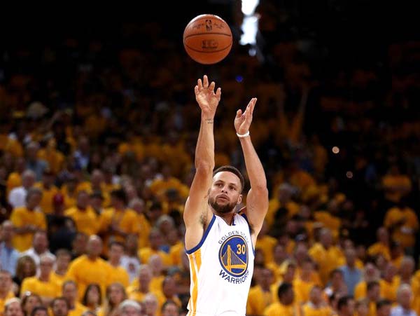 Stephen Curry Shooting Form: 5 Hacks That Make His Shot so Deadly